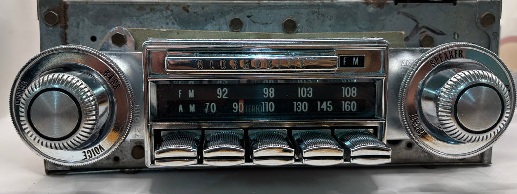 1970 Oldsmobile AM/FM radio with Bluetooth
