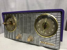 RCA 4-C-672 clock radio