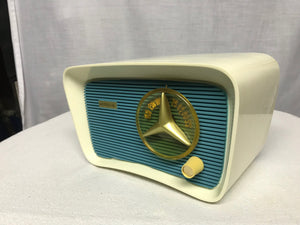 1959 Arcadia/Travler vintage jet age tube radio