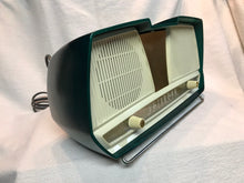 1958 mid century jet age Phillips B2C10U radio