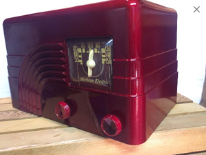 1946 Northern Electric "Baby Champ" tube radio