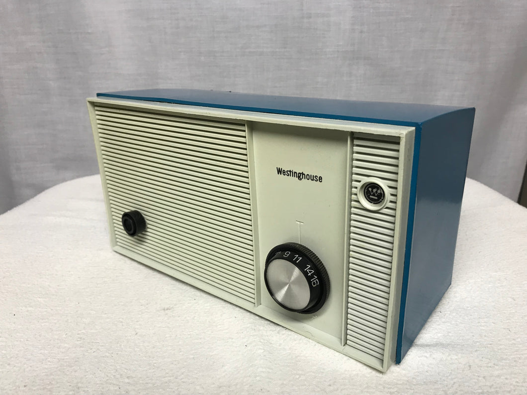 Westinghouse vintage retro tube radio with iphone or bluetooth Input.