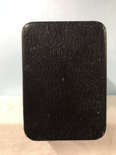 Zenith 8G005YT Portable Tube Radio