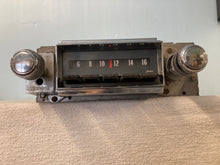 Chevrolet 1967 Biscayne, Bel Air, Impala, Caprice AM radio 12V Delco 986845 AM radio with Bluetooth & FM
