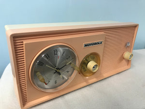 Motorola 5C14PW Tube Radio With Bluetooth input.