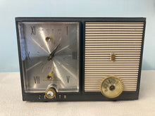 Zenith G515C vintage clock radio