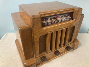 1940 Addison “Courthouse” Tube Radio