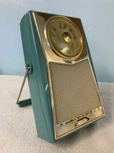 Vintage 1959 RCA 1T4H AM Bluetooth Transistor Radio