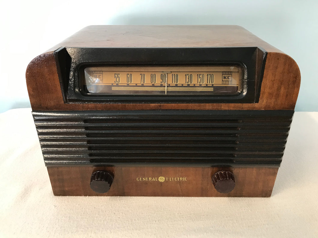 General Electric CL-541 Tube Radio With Bluetooth input.