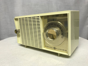 General Electric vintage retro tube radio with iphone or bluetooth Input.