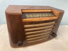Vintage Viking EMU51-418 Tube Radio With Bluetooth input.