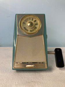 Vintage 1959 RCA 1T4H AM Bluetooth Transistor Radio
