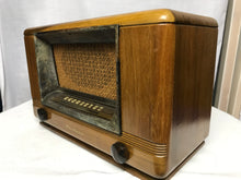 vintage retro tube radio with bluetooth