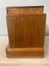 1940 Addison “Courthouse” Tube Radio
