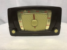 Silvertone 5 Tube Radio With Bluetooth input.