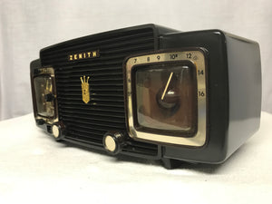 Zenith L520 Tube Clock Radio 