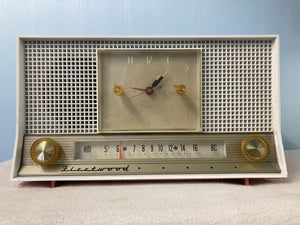 Salmon Pink Fleetwood Atomic Era Radio