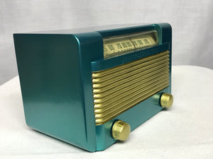 1947 General Electric C-121 Tube Radio