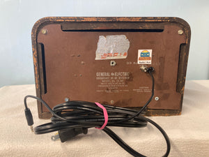 1946 General Electric CL 541 vintage radio