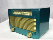 1947 General Electric C-121 Tube Radio
