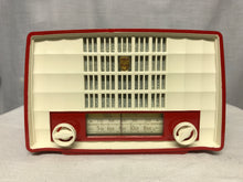 Vintage Phillips p-143-3 Tube Radio 