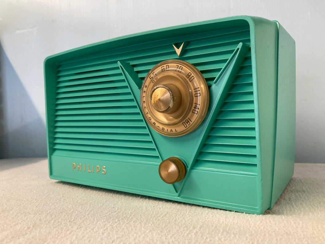 1958 Philips B1C11U Tube Radio With Bluetooth & FM Options