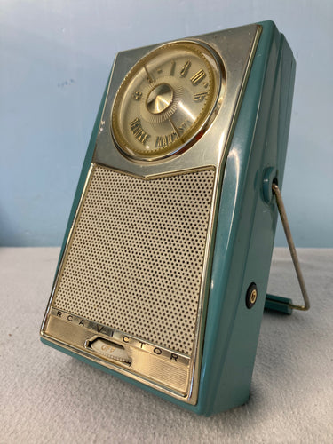 Vintage 1959 RCA 1T4H AM Bluetooth Transistor Radio