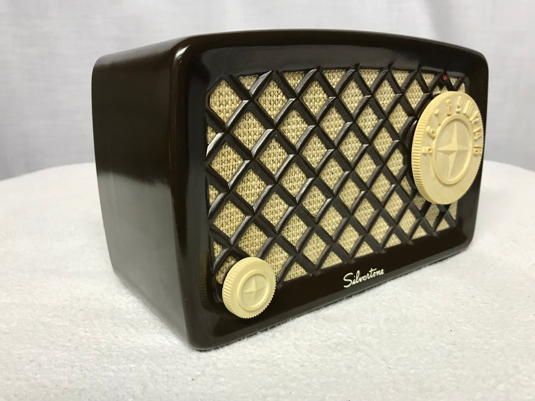 Silvertone 132.878 Midget Tube Radio With Bluetooth input.