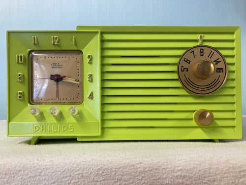 Gorgeous Philips Model 477 Clock Radio