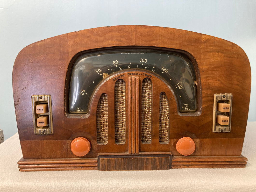 1942 Zenith 6D2615 “Boomerang” dial Bluetooth speaker