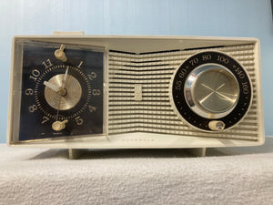 Motorola AC3AH Mid Century Clock Radio