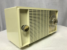 General Electric vintage retro tube radio with iphone or bluetooth Input.