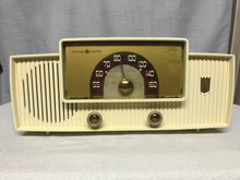 General Electric 428 Tube Radio 