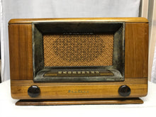 vintage retro tube radio with bluetooth