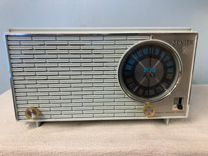 Zenith x316B Vintage AM/FM Tube Radio